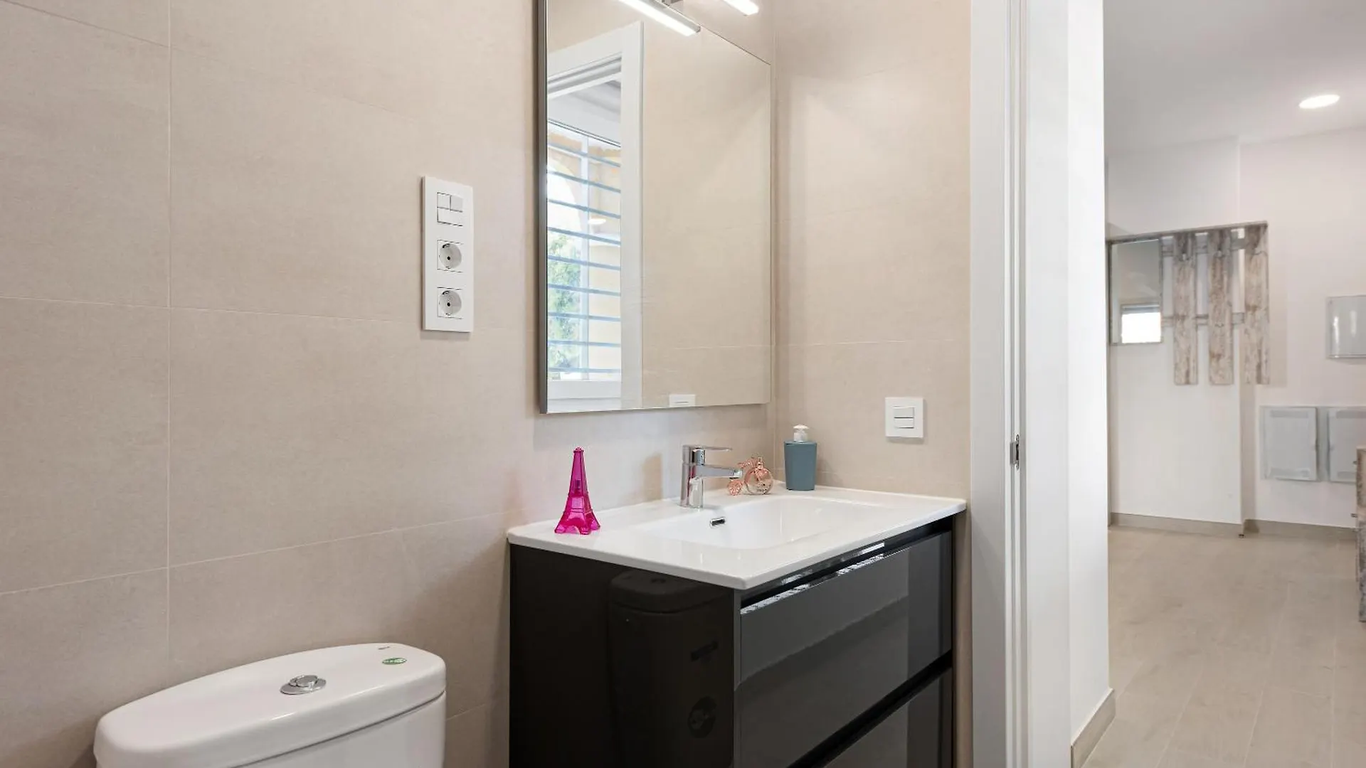 Apartamentos Sealmar Moliere Malaga Apartment