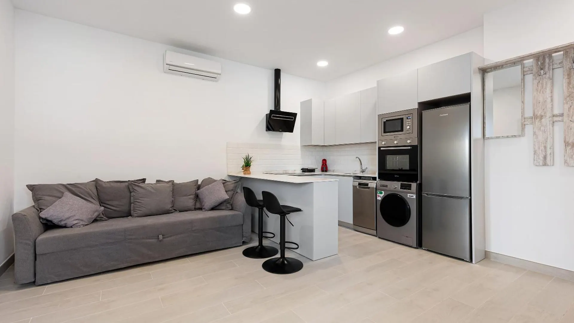 Apartment Apartamentos Sealmar Moliere Malaga Spain