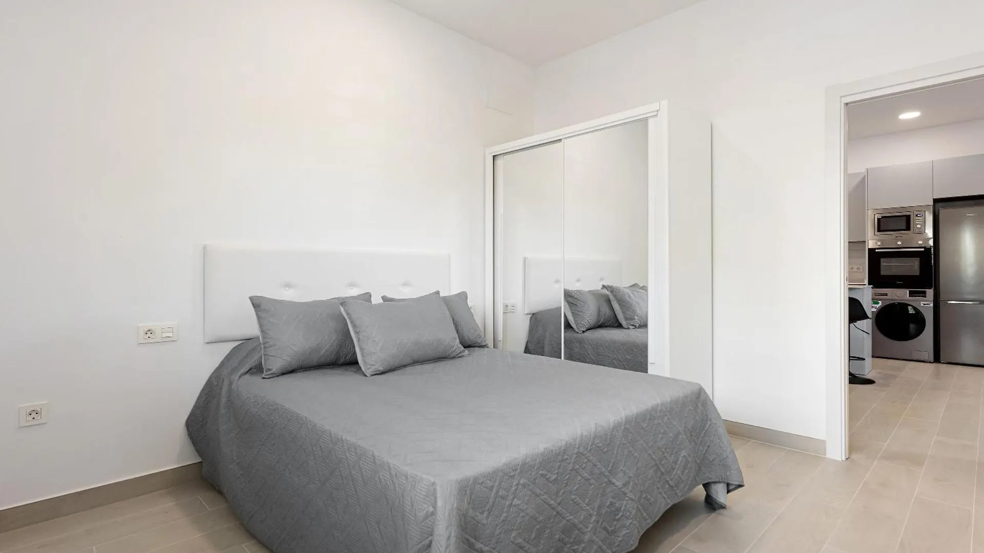 Apartamentos Sealmar Moliere Malaga Spain