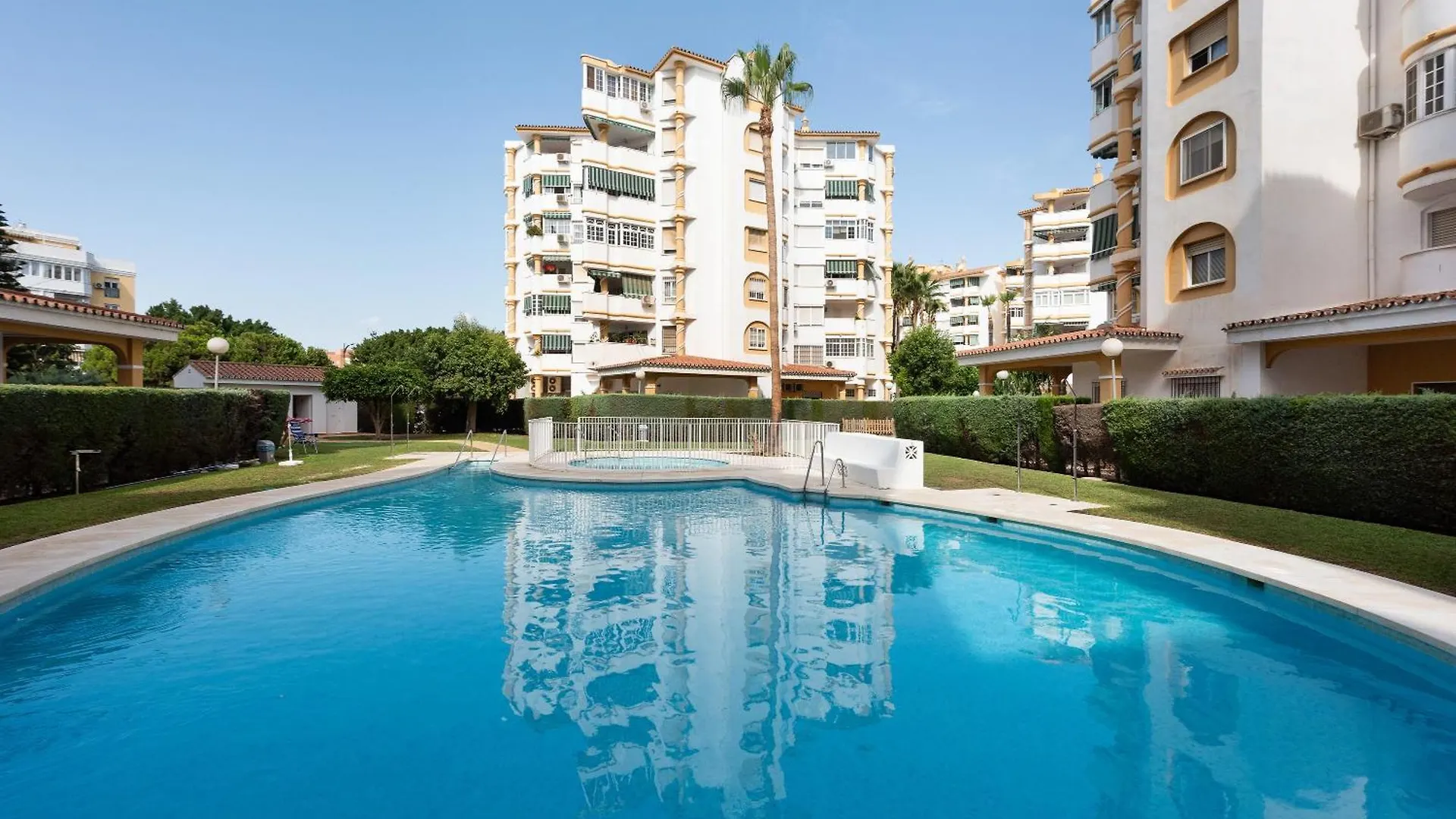 Apartamentos Sealmar Moliere Malaga
