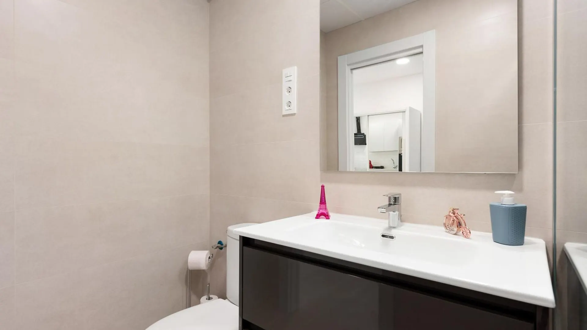 Apartamentos Sealmar Moliere Malaga Spain