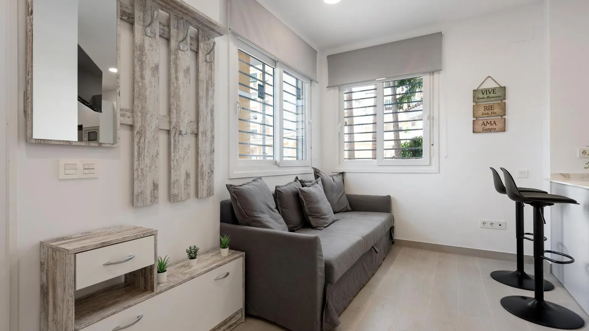 Apartamentos Sealmar Moliere Malaga